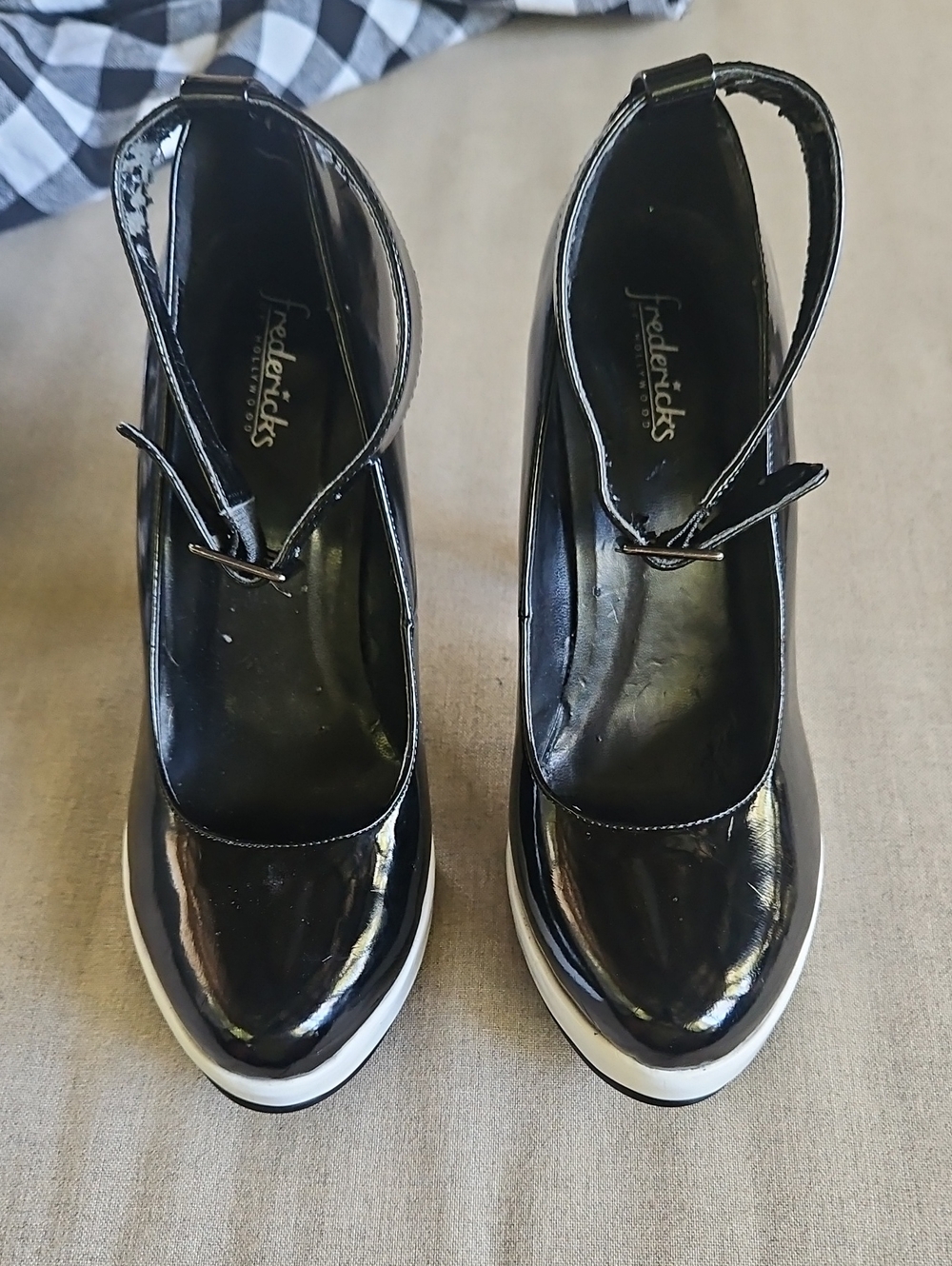 Fredericks Of Hollywood Patent Platform Mary Jane Heels in Black & White US 7.5